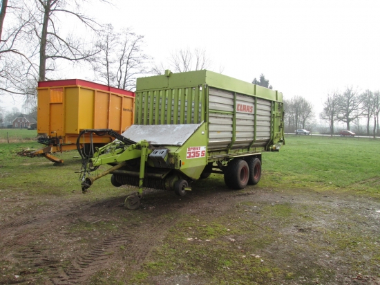 Claas opraapwagen 