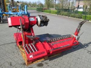 Naar jaren trouwe dienst hebben wij onze banden machine vervangen !