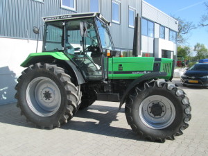 Gebruikte Deutz-Fahr DX 4.51 afgeleverd