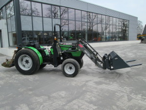 Gebruikte Deutz-Fahr DX 3.30 Smalspoor afgeleverd