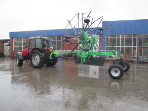 De eerst Deutz-Fahr Swadmaster hark hebben wij afgeleverd