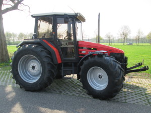 Same tractor klaar om te worden afgeleverd