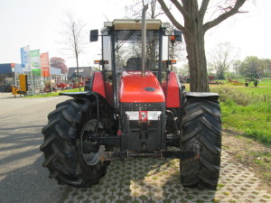 Same tractor klaar om te worden afgeleverd