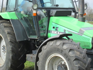 Gebruikte Deutz-Fahr DX 4.57 afgeleverd